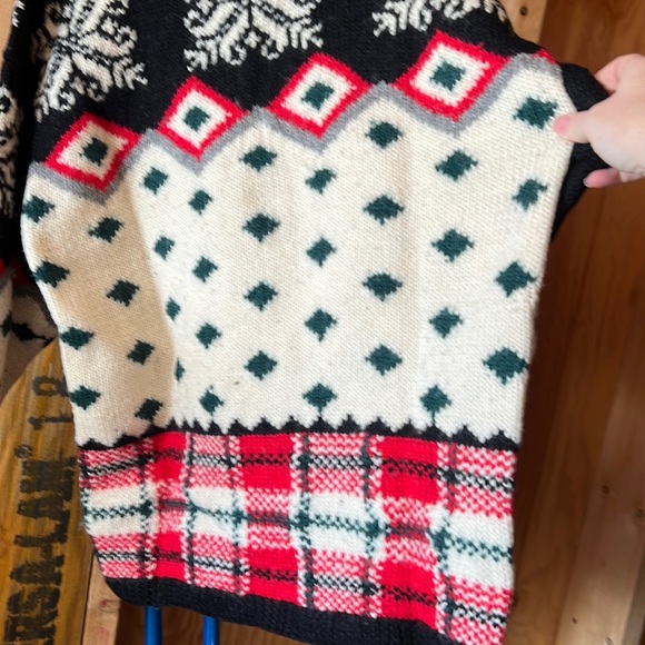 VINTAGE TALBOTS WOOL SWEATER - Picture 5 of 6